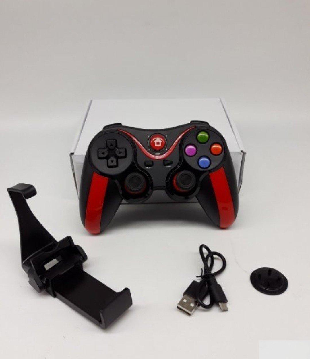 108974670_600853a2019e66-83067298Bluetooth-Gamep