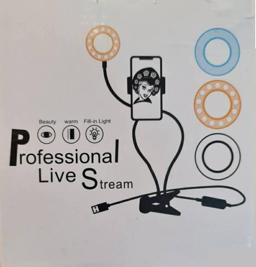 124325530_615c7d42193076-736782491633451285761