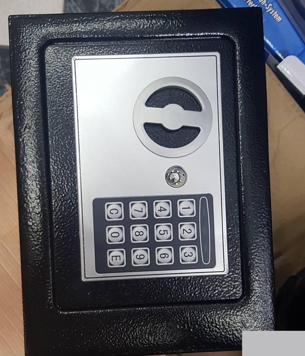 124689715_61644ef5698e25-590911891633963761835