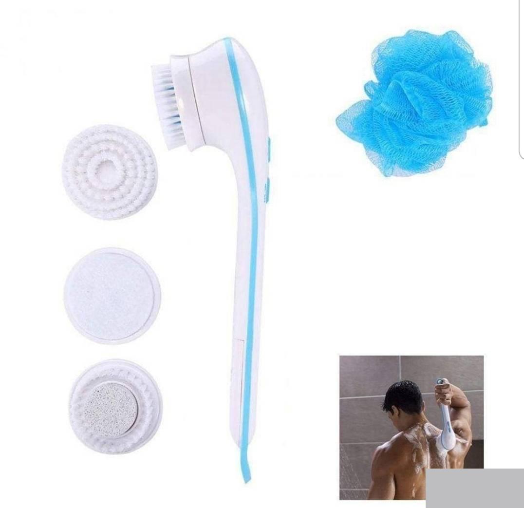 125600123_6178692e53dc27-837361921635281128786