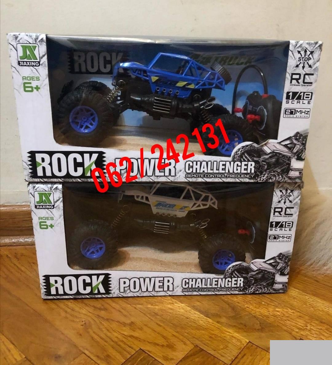 126557342_618d440031ace5-050476861636647897388